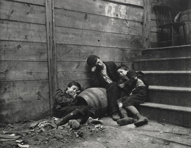 Homeless children, beggars  A sharp contrast to the glamorous city portrayed in the above photo, and the same contrast still existed towards the end of the 20th century New York, 1870 A sharp contrast even to the immigrant economy photo above, and especiialy to the glamorous nighlights photo. 
